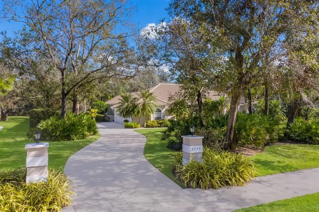 3249 Walter Travis Drive Sarasota FL 34240