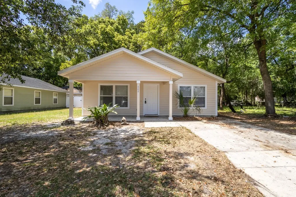 648 NE 17th Street Gainesville FL 32641