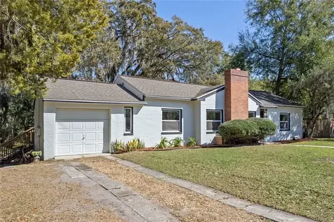 1210 Sunshine Avenue Leesburg FL 34748