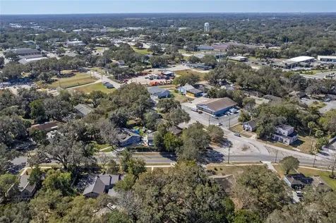 1210 Sunshine Avenue Leesburg FL 34748