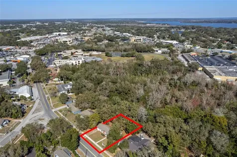 1210 Sunshine Avenue Leesburg FL 34748