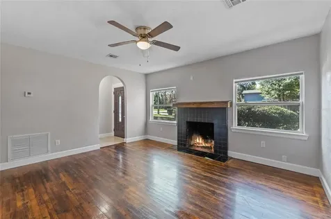 1210 Sunshine Avenue Leesburg FL 34748