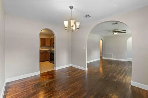 1210 Sunshine Avenue Leesburg FL 34748