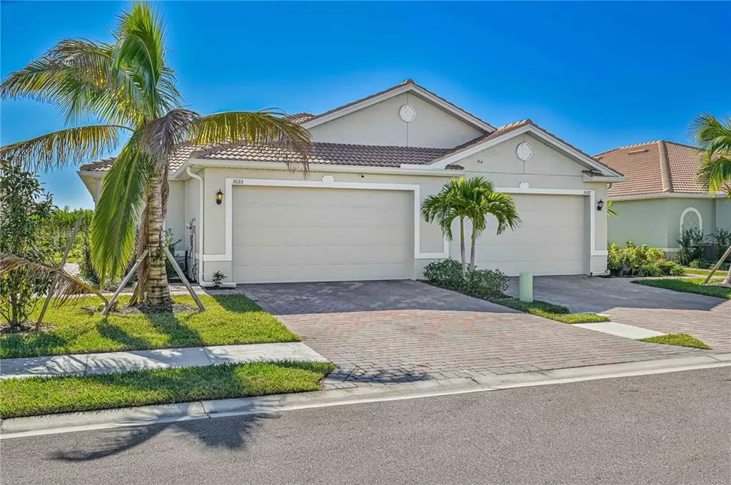 3033 Royal Gardens Avenue Fort Myers FL 33916
