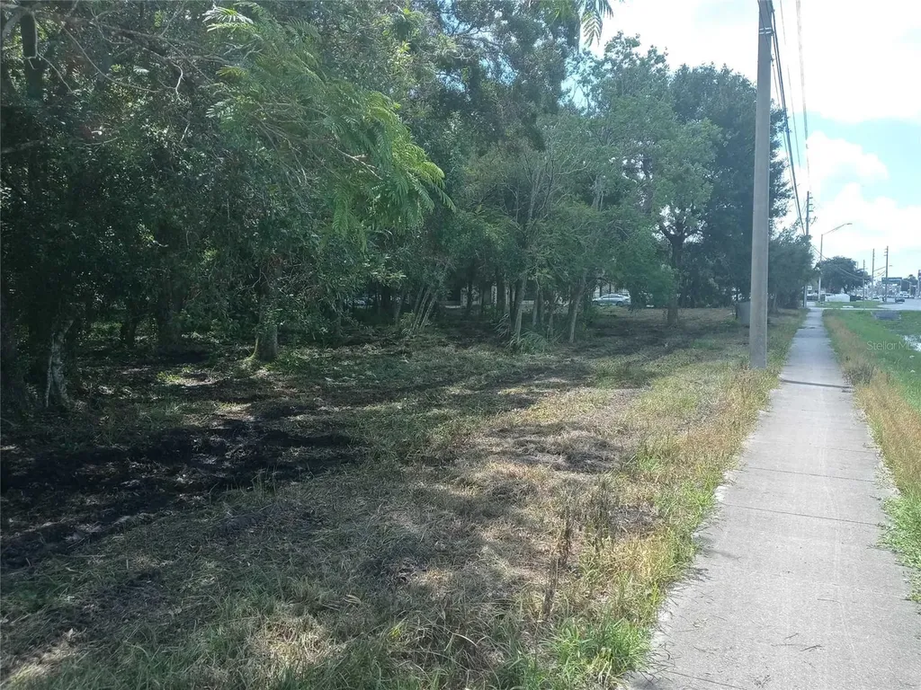 1427 N Semoran Boulevard Orlando FL 32807
