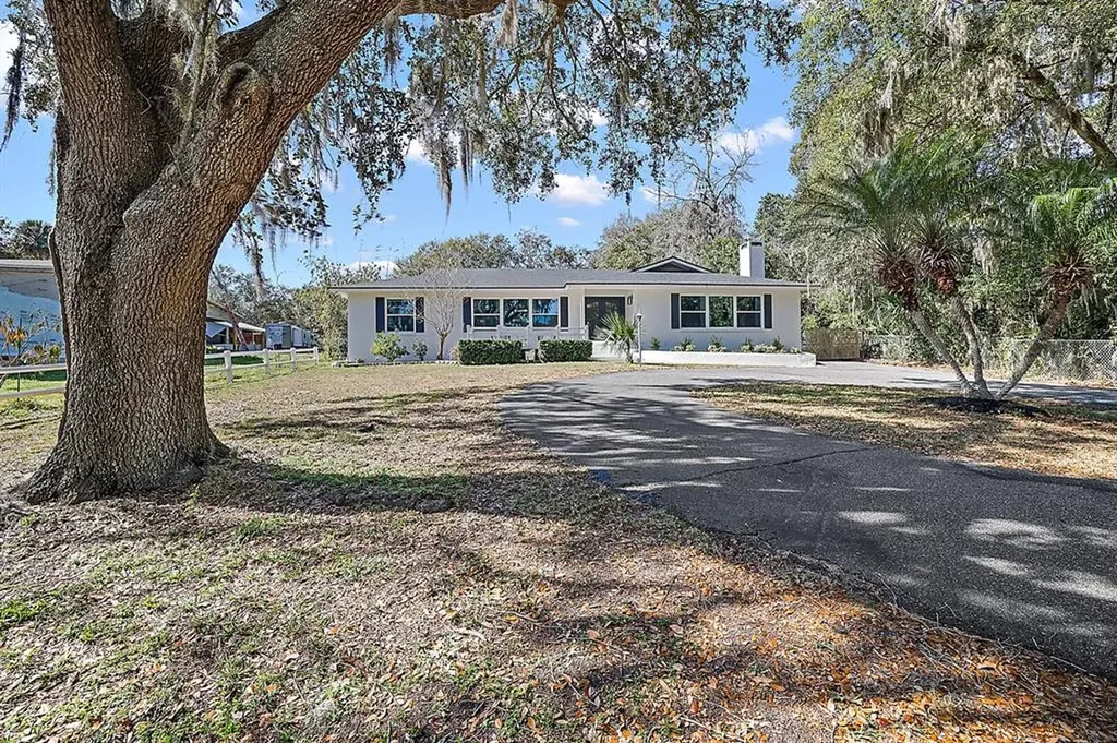 9125 Silver Lake Drive Leesburg FL 34788