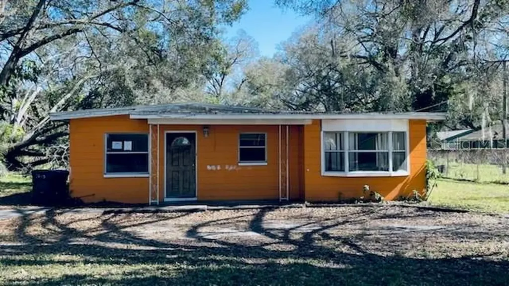 3307 N 76th Street Tampa FL 33619