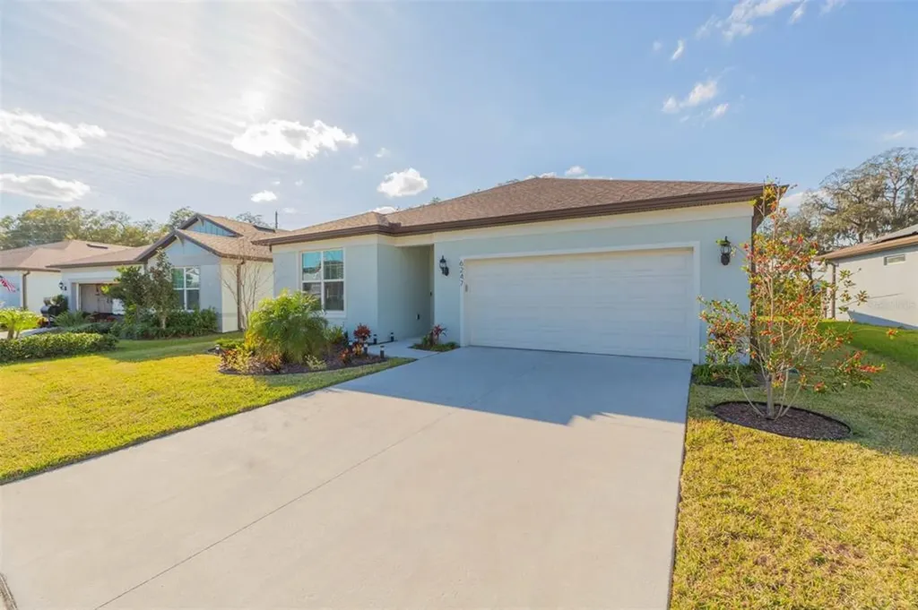 6247 Bradford Woods Drive Zephyrhills FL 33542