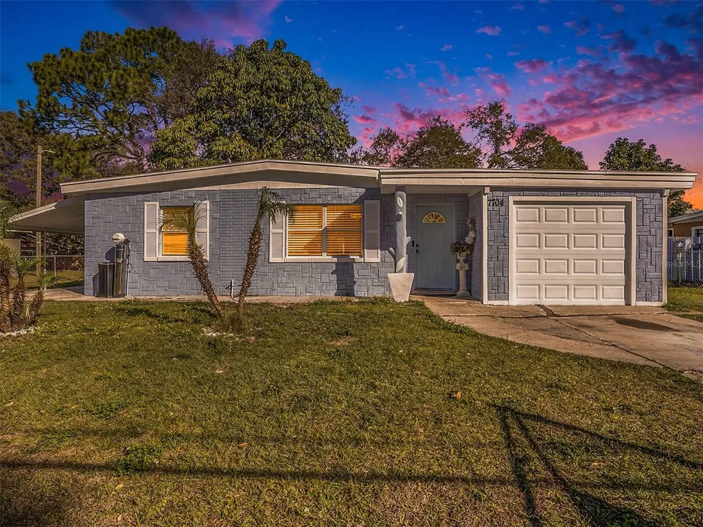 7704 Coral Vine Lane Tampa FL 33619