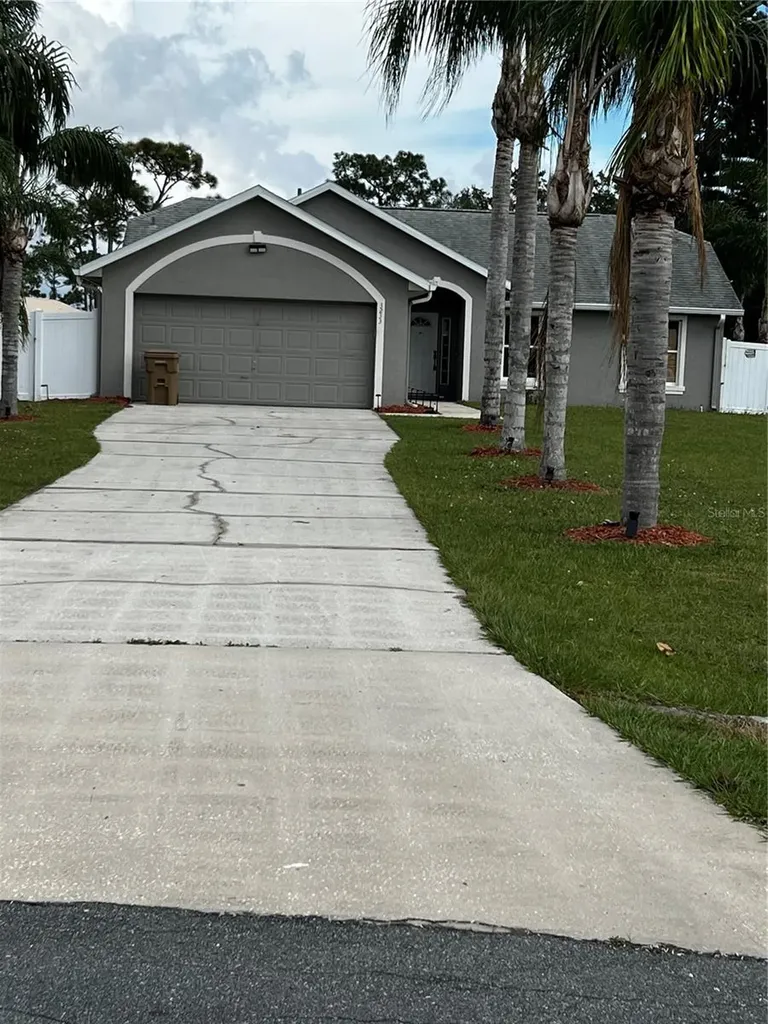 3233 Parkwood Court Kissimmee FL 34744