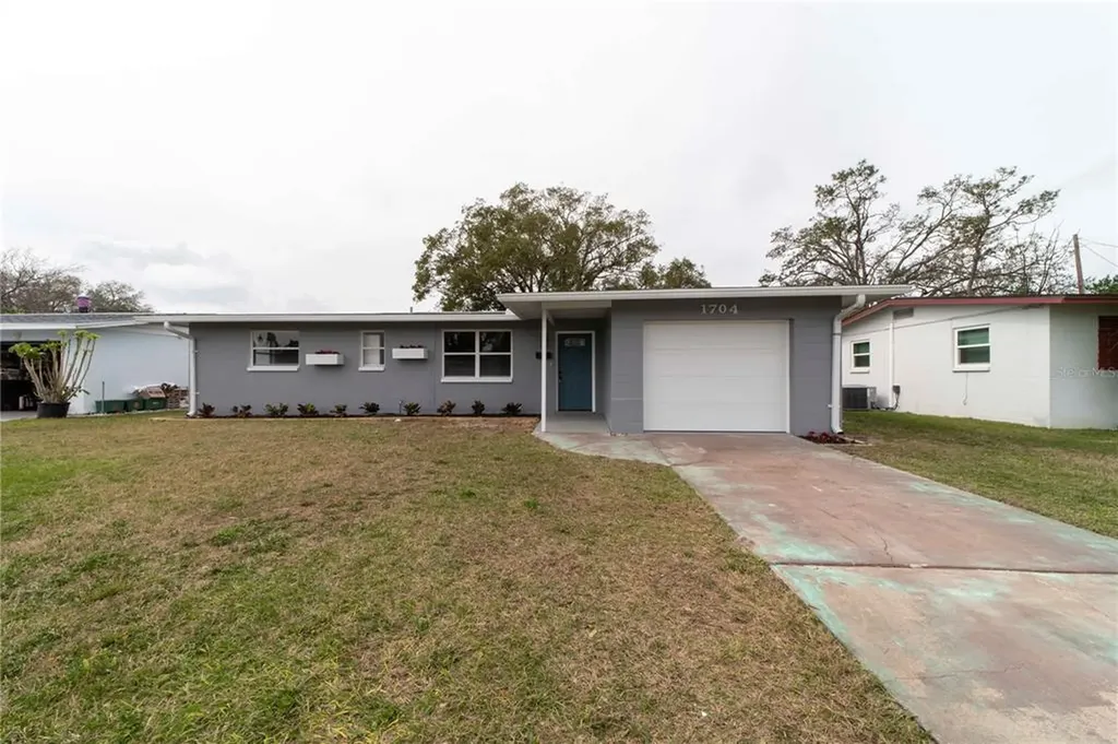 1704 Golfview Boulevard South Daytona FL 32119