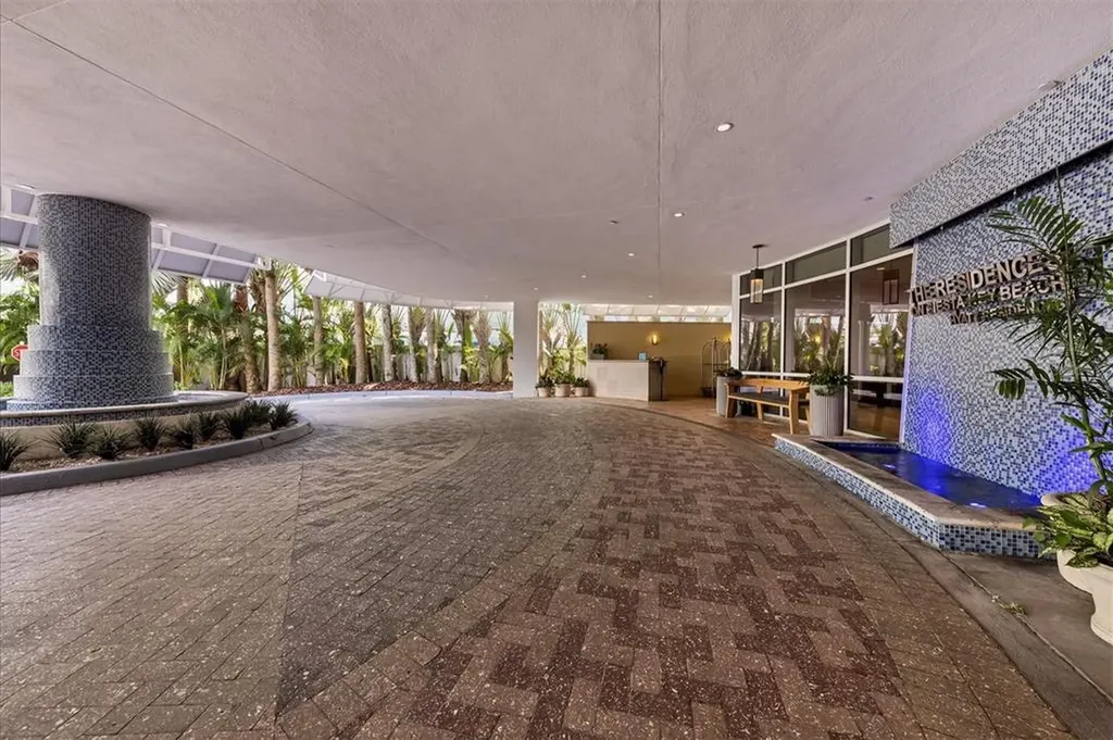 915 Seaside Drive Sarasota FL 34242