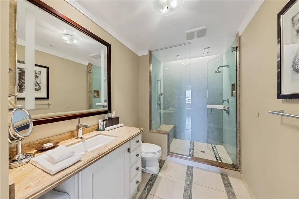 915 Seaside Drive Sarasota FL 34242