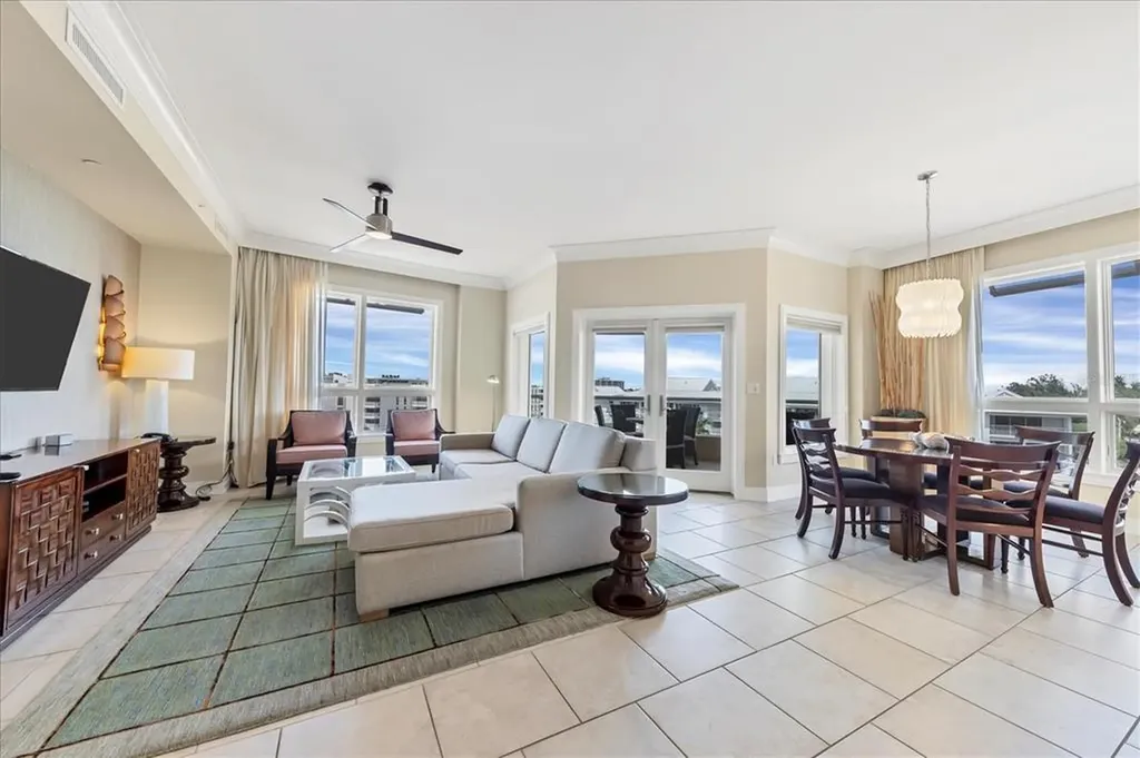 915 Seaside Drive Sarasota FL 34242