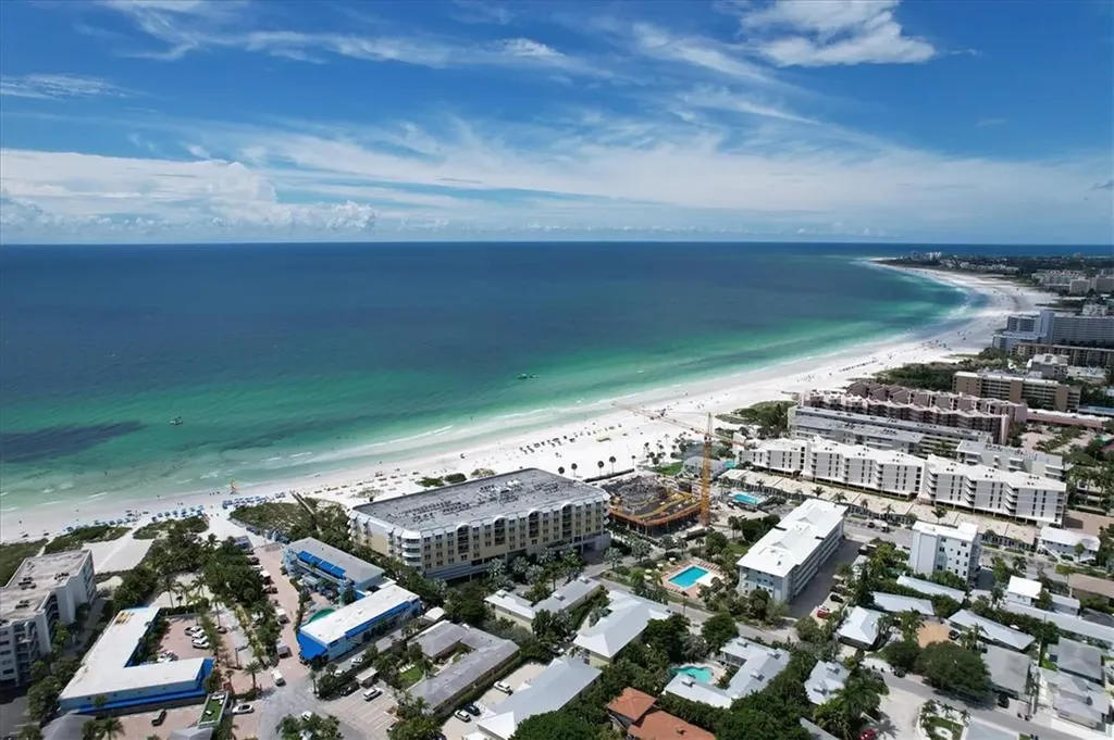 915 Seaside Drive Sarasota FL 34242