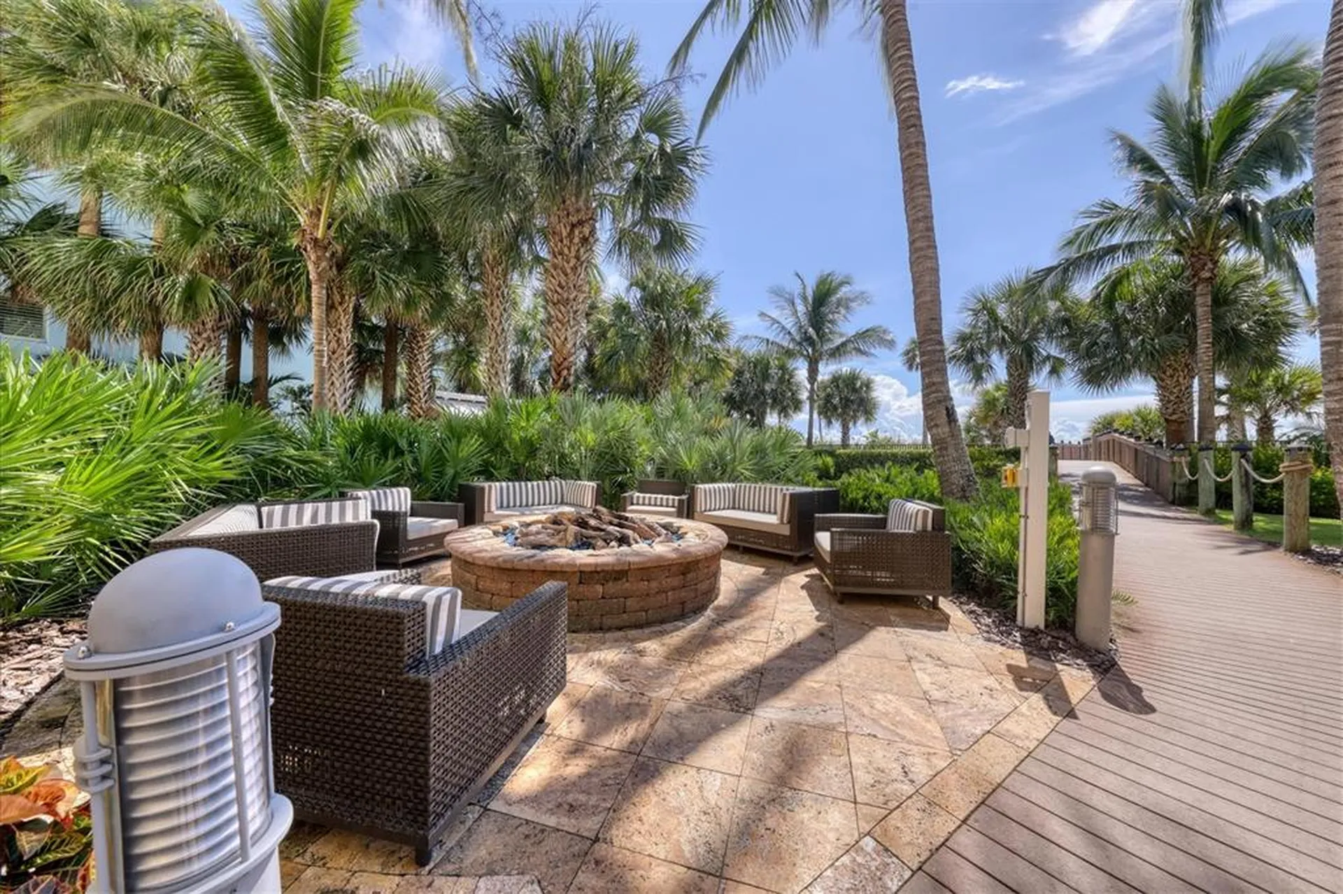 915 Seaside Drive Sarasota FL 34242