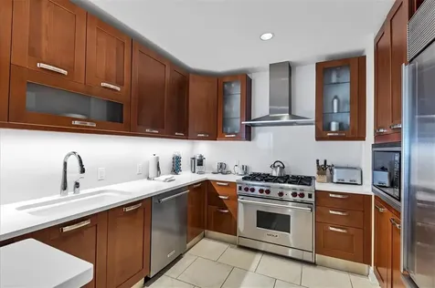 915 Seaside Drive Sarasota FL 34242