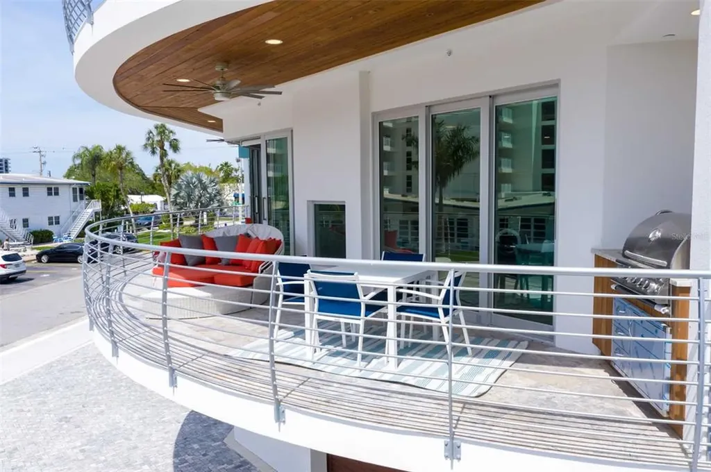 1140 Seaside Drive Sarasota FL 34242