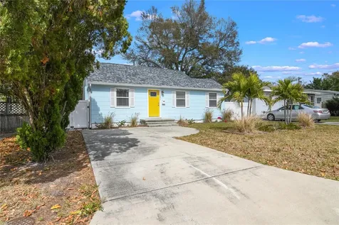 5251 Dartmouth Avenue N St Petersburg FL 33710
