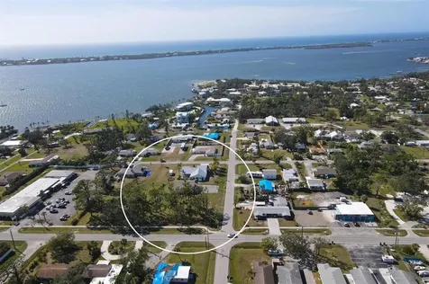 303 S Maple Street Englewood FL 34223