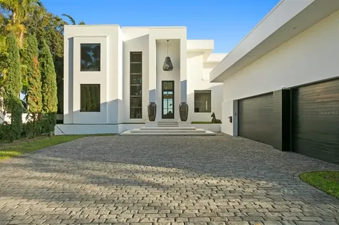 4611 Bayshore Boulevard NE St Petersburg FL 33703