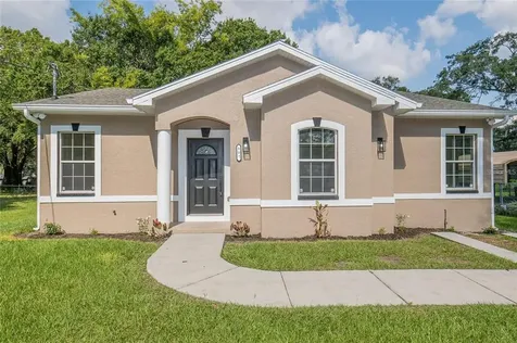 107 S Forest Street Plant City FL 33563