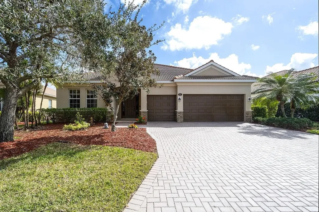 511 Grand Preserve Cove Bradenton FL 34212