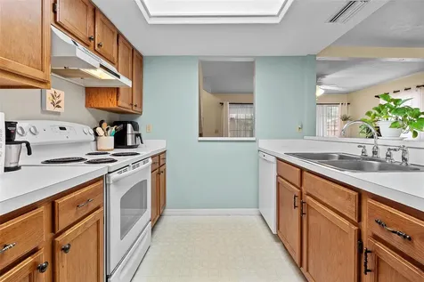 814 SW 57th Terrace Gainesville FL 32607