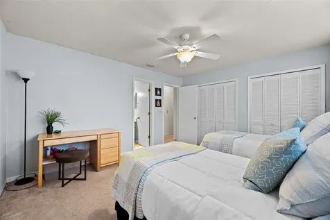 814 SW 57th Terrace Gainesville FL 32607
