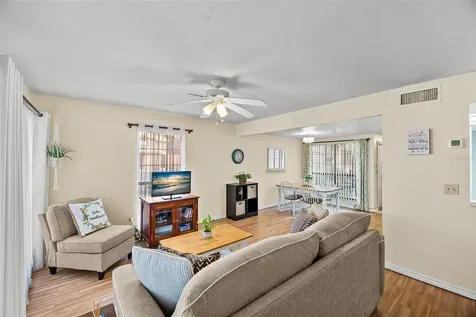 814 SW 57th Terrace Gainesville FL 32607
