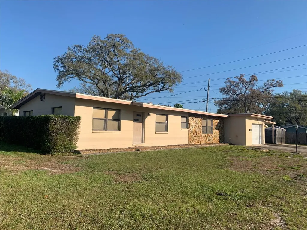 1225 52nd Street N St Petersburg FL 33710