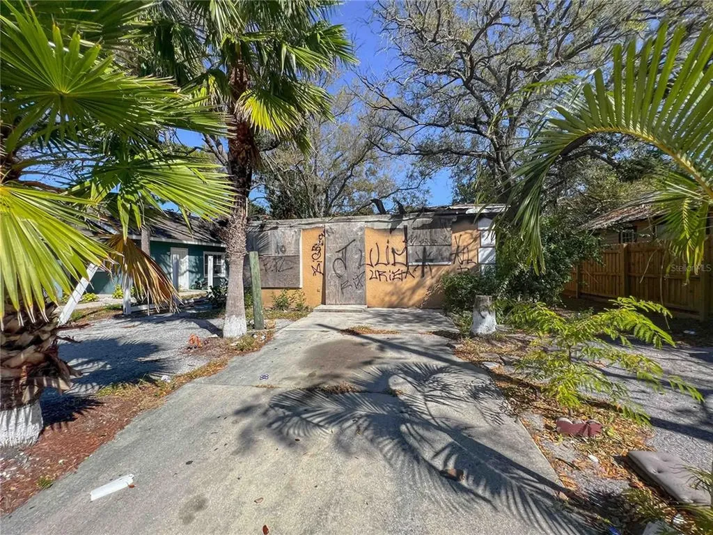 1009 3rd Street W Bradenton FL 34205