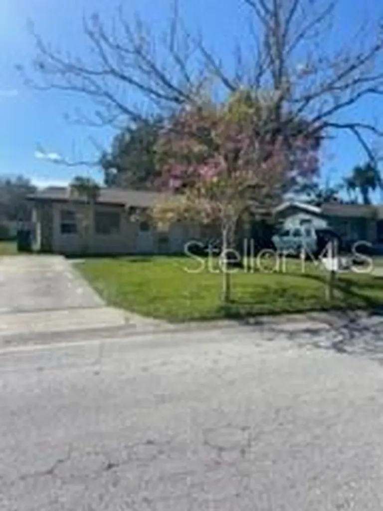 889 2nd Avenue NE Largo FL 33770