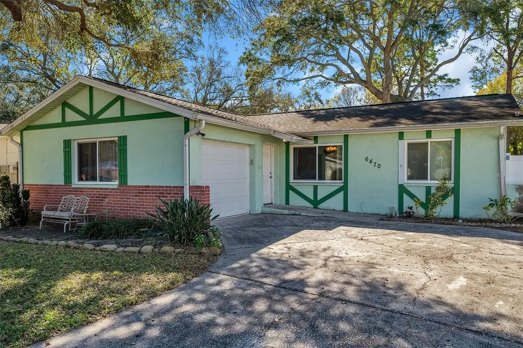 6470 101st Avenue N Pinellas Park FL 33782