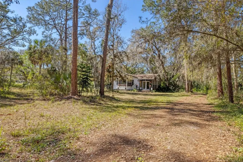 2108 70th Street Court E Bradenton FL 34208