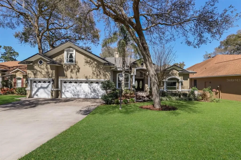 2322 Valrico Forest Drive Valrico FL 33594