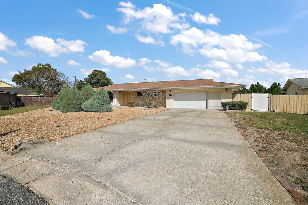 2455 Hilltop Court Eustis FL 32726