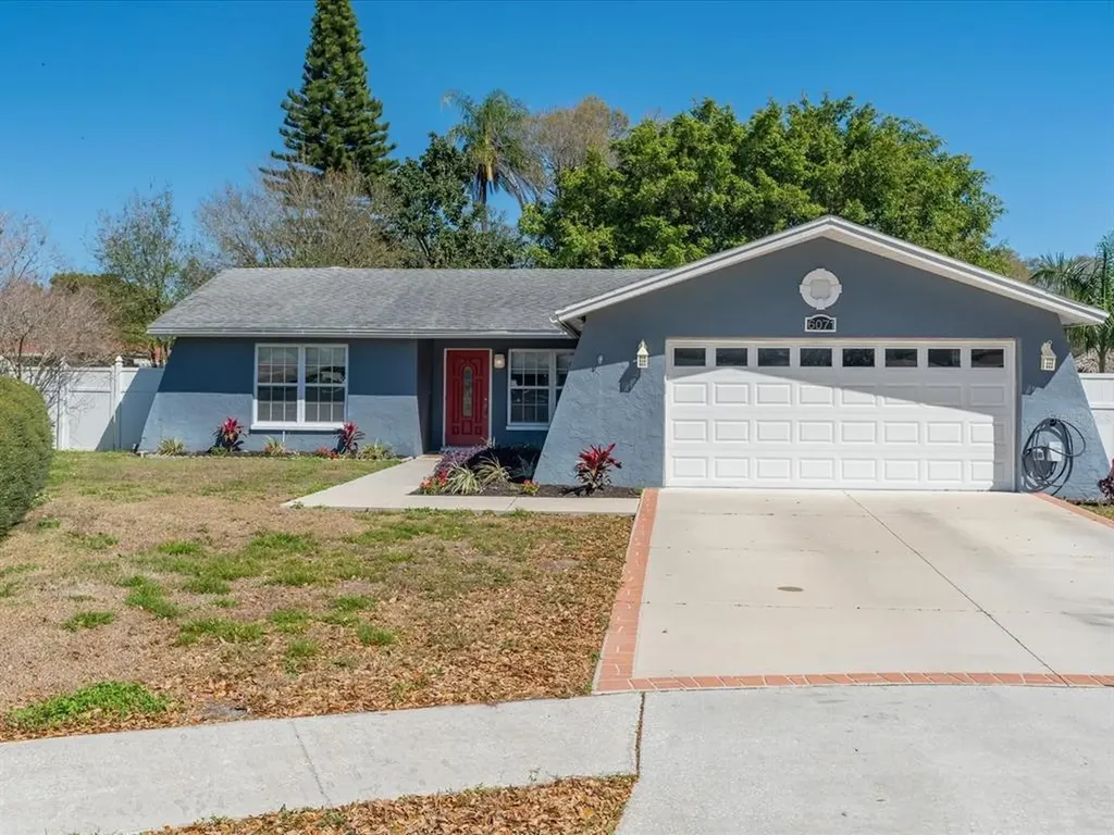 6071 Garmouth Way N St Petersburg FL 33709