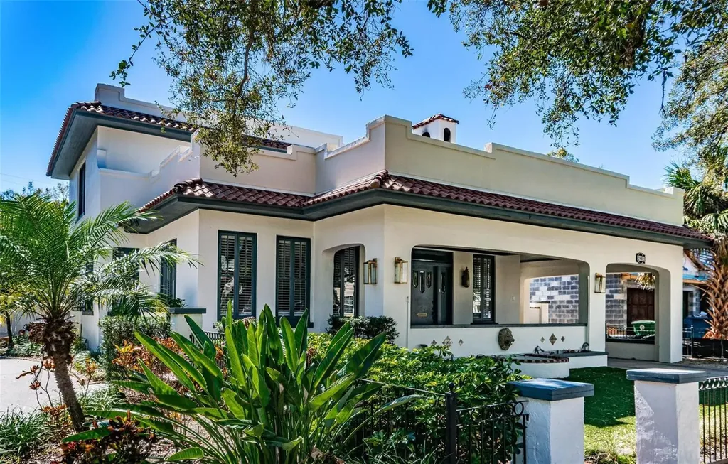 2502 W Sunset Drive Tampa FL 33629