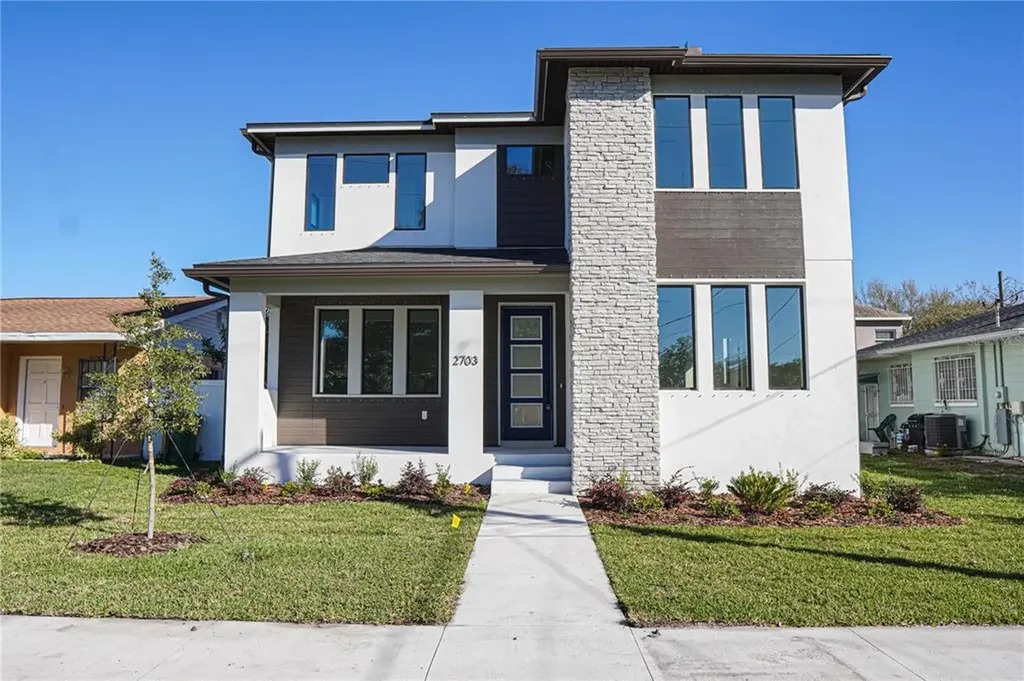 2703 W Gray Street Tampa FL 33609