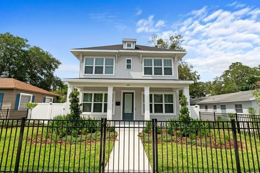 487 30th Avenue N St Petersburg FL 33704