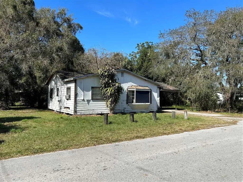 6002 N 49th Street Tampa FL 33610