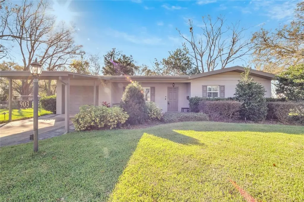 903 N Crystal Terrace Plant City FL 33563