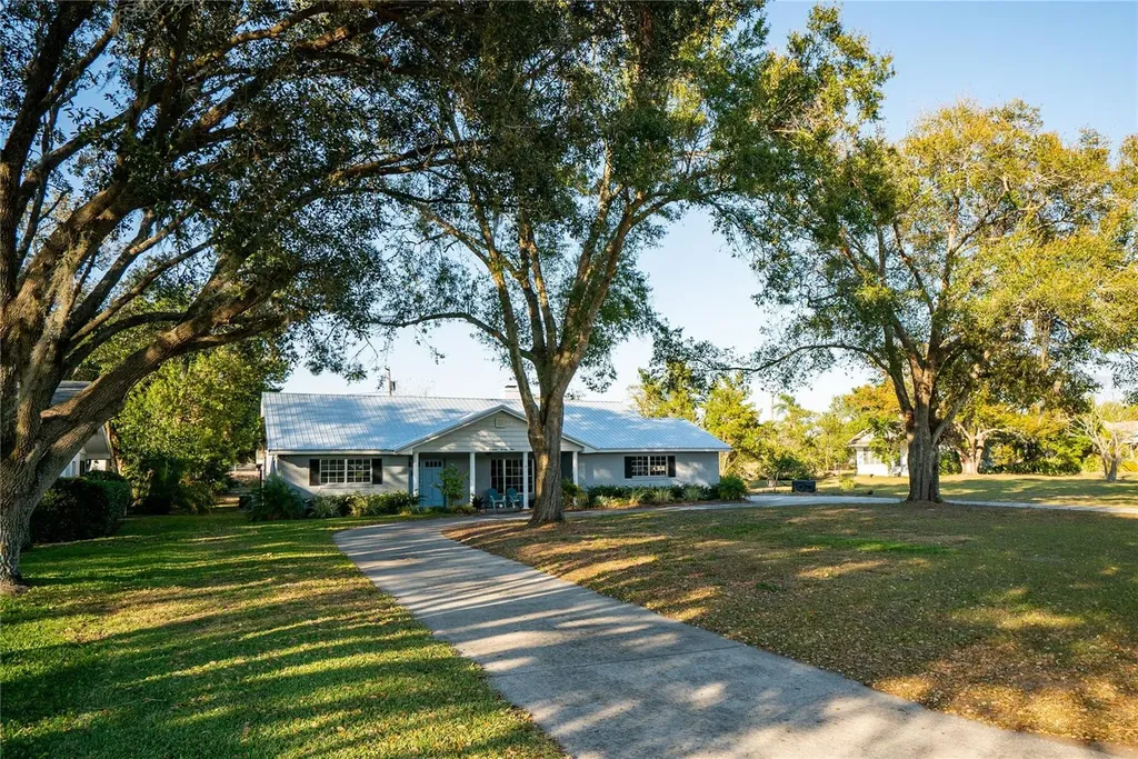 1421 Highland Park Drive N Lake Wales FL 33898