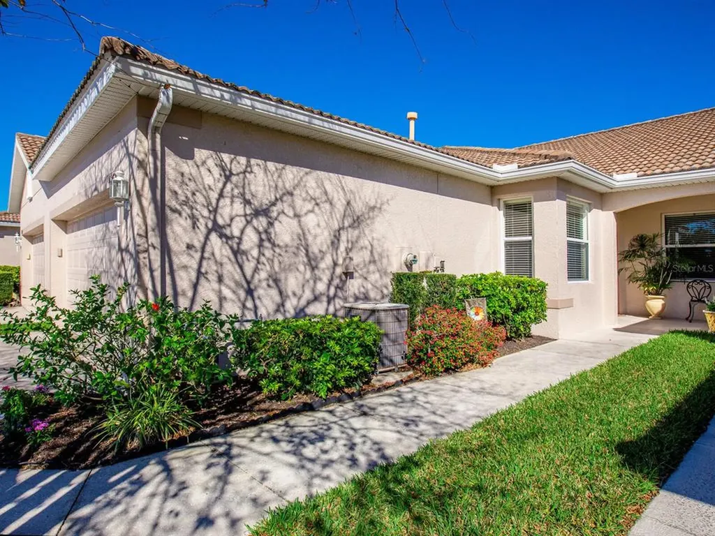 4263 Cascade Falls Drive Sarasota FL 34243