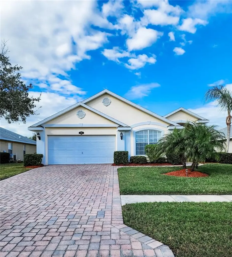 518 S Valencia Circle SW Vero Beach FL 32968