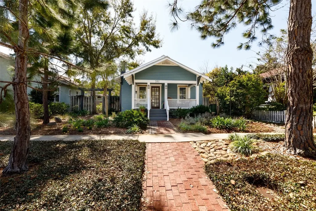 202 13th Avenue N St Petersburg FL 33701