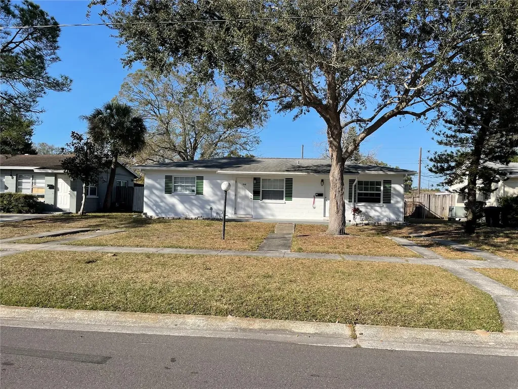 713 73rd Avenue N St Petersburg FL 33702