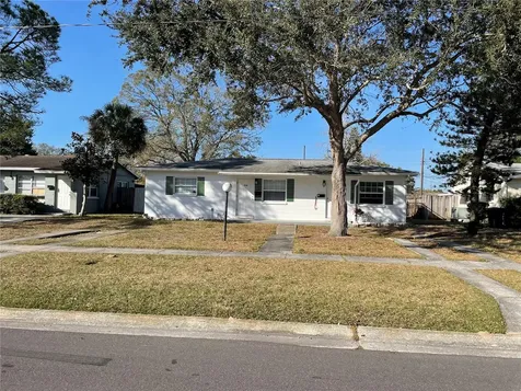 713 73rd Avenue N St Petersburg FL 33702