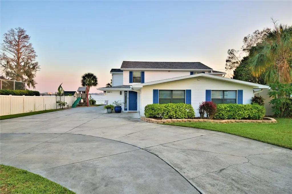 1490 1/2 N Lake Shipp Drive SW Winter Haven FL 33880